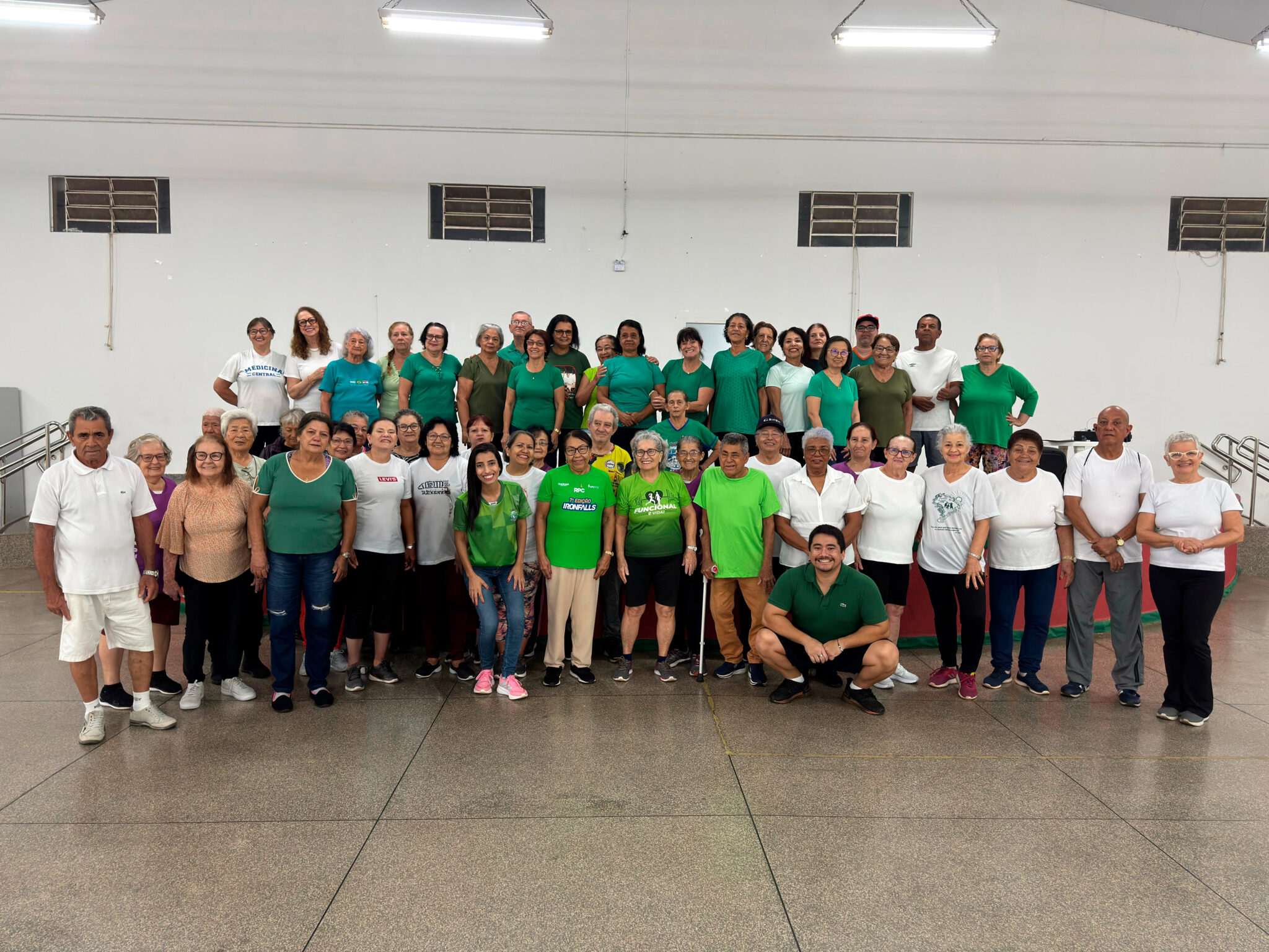 Centro de Convivência do Idoso promove aulão de ginástica em ação do Abril Verde em Foz do Iguaçu