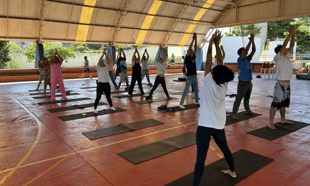 Aulão de yoga marca ações do Janeiro Branco no Ceju Jardim Naipi