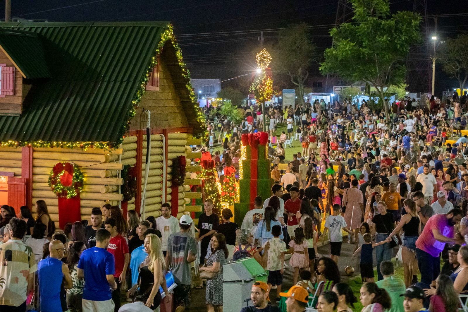 Fortes chuvas levam ao adiamento do show do Natal da Família no Gramadão