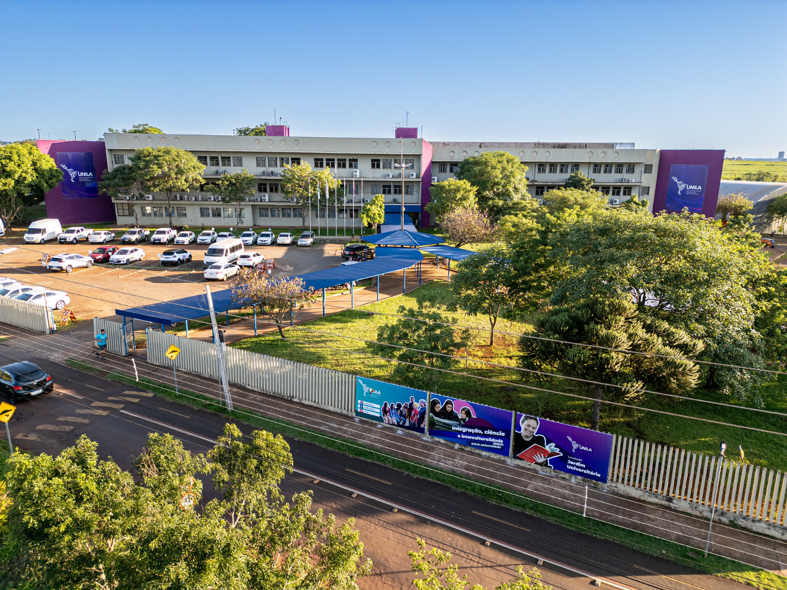 Ato simbólico marca entrega da Unidade Jardim Universitário como sede própria da UNILA