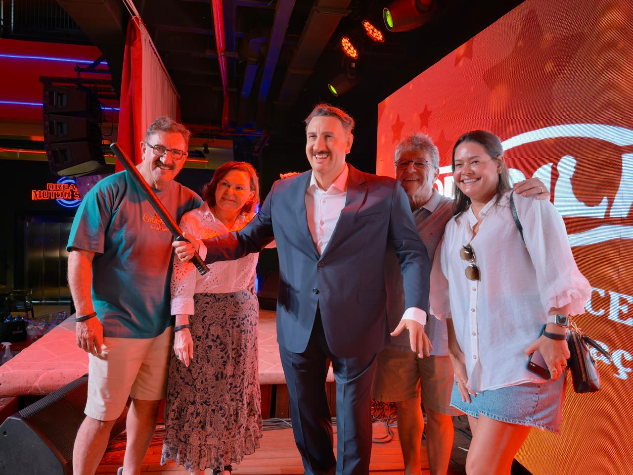 Ratinho ganha estátua no Museu de Cera de Foz do Iguaçu