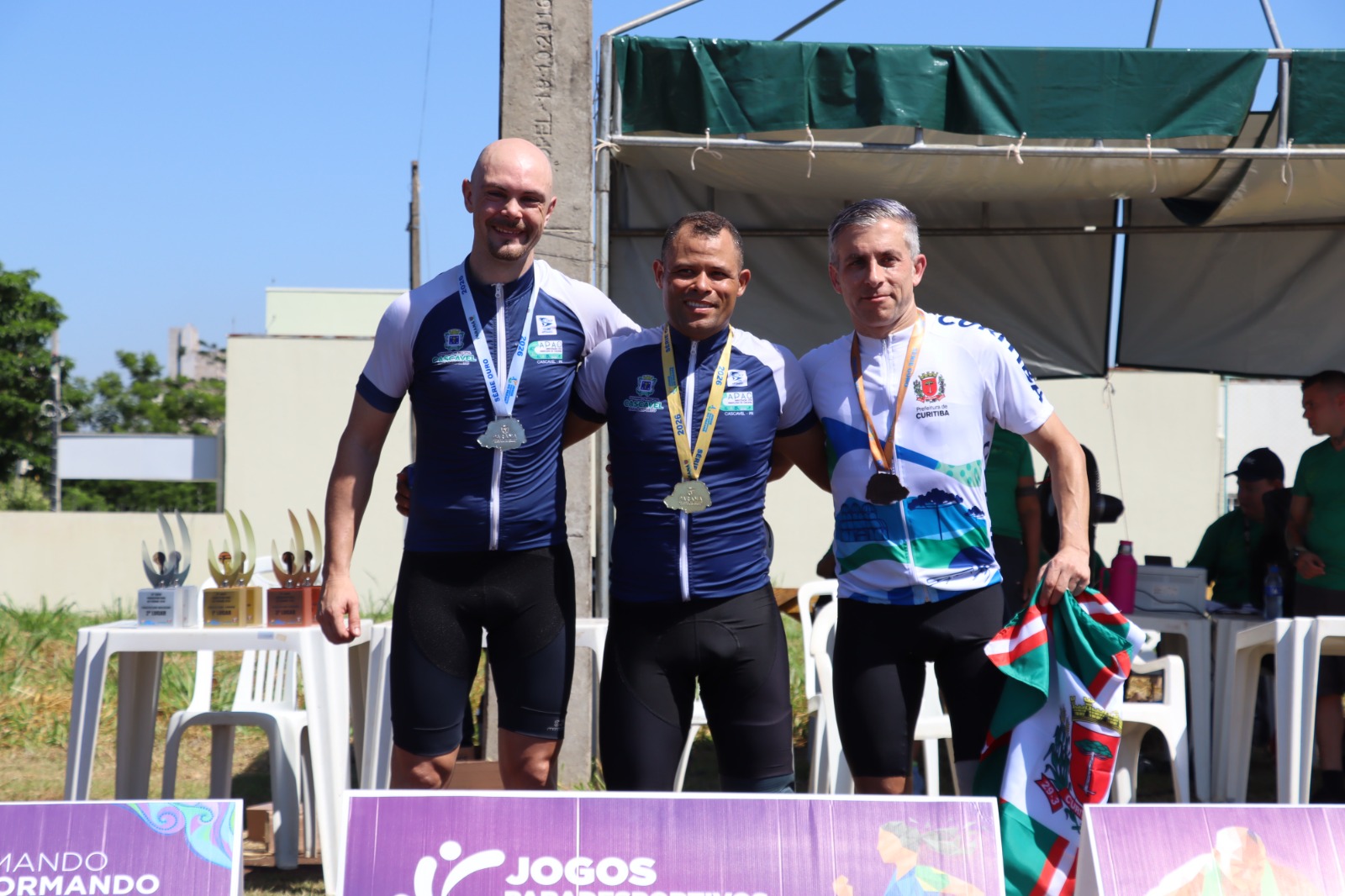 Paraciclista conquista ouro e prata nos Parajaps 2026 e leva APAC ao topo do ranking