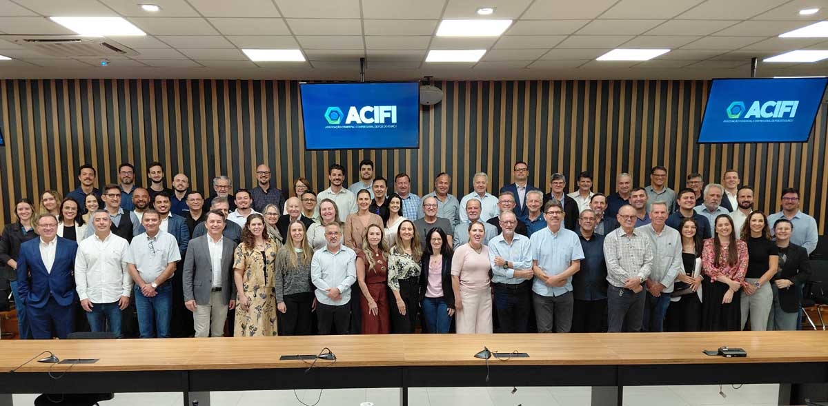 Edmilson Iareski assume presidência da ACIFI com foco em diálogo e soluções estruturais para Foz do Iguaçu