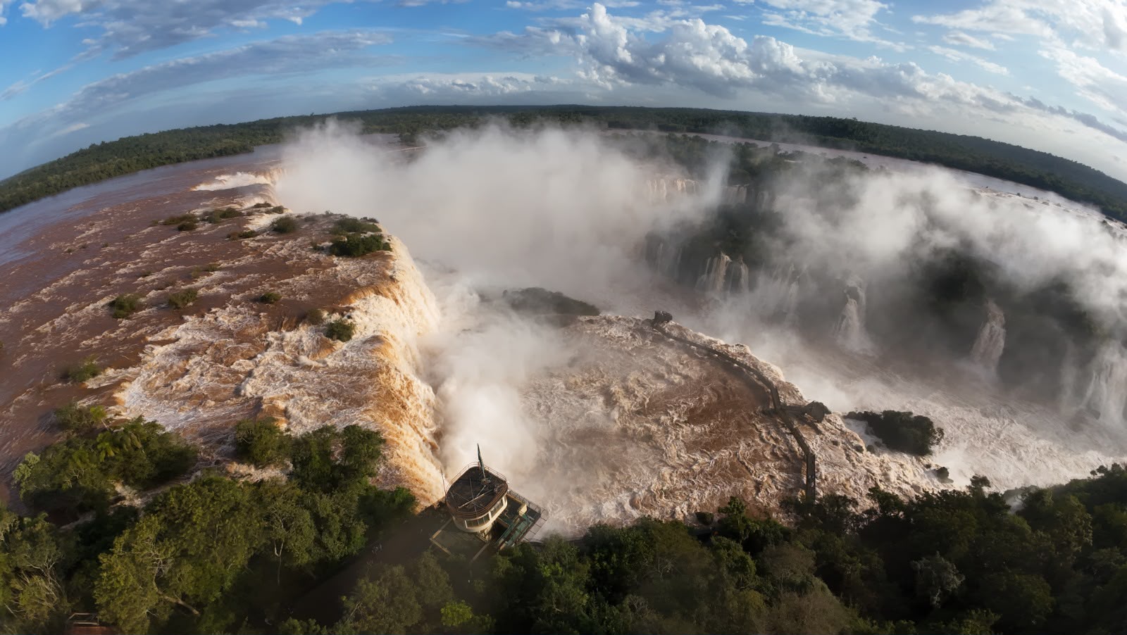 Passarela das Cataratas do Iguaçu é interditada temporariamente por segurança