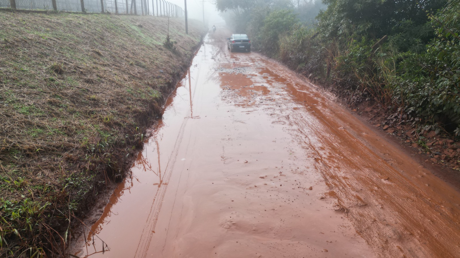 Obras na Rua Medianeira provocam bloqueios no trânsito; Foztrans orienta motoristas