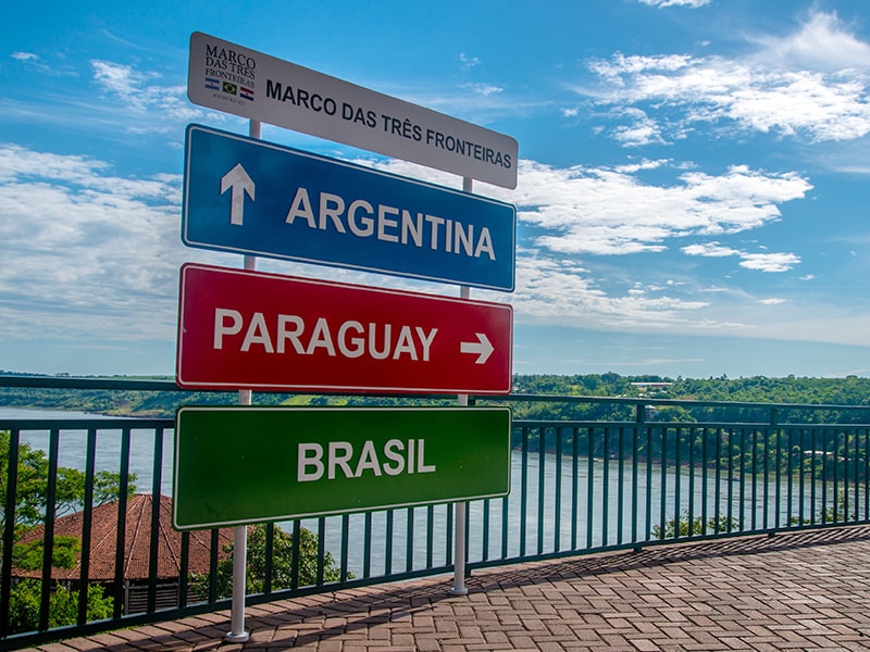 Marco das Três Fronteiras: Onde Brasil, Argentina e Paraguai se Encontram