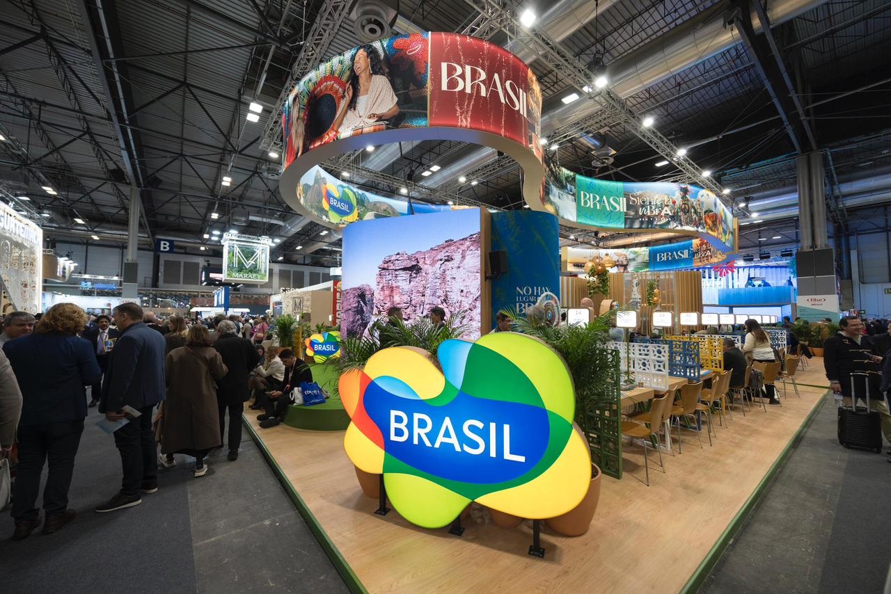 Foz do Iguaçu amplia presença no mercado europeu em feira internacional de turismo na Espanha